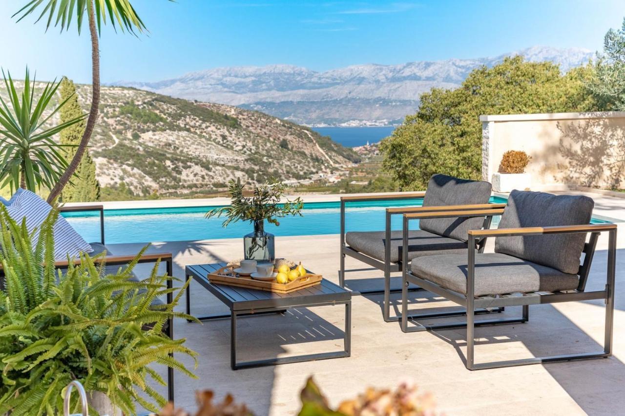 New Villa Ani! Traditional And Luxurious 4-Bedroom Villa With Heated Pool And Sea Views Postira Eksteriør billede