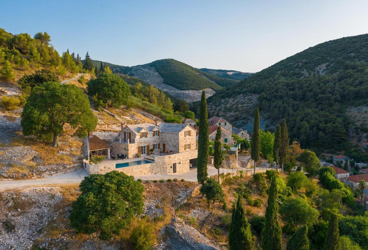 New Villa Ani! Traditional And Luxurious 4-Bedroom Villa With Heated Pool And Sea Views Postira Eksteriør billede