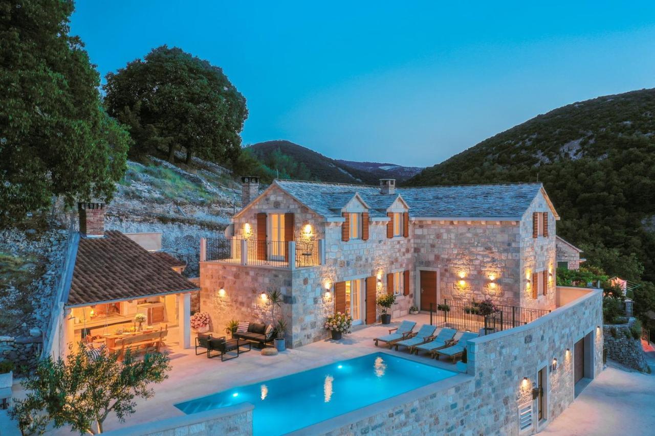 New Villa Ani! Traditional And Luxurious 4-Bedroom Villa With Heated Pool And Sea Views Postira Eksteriør billede