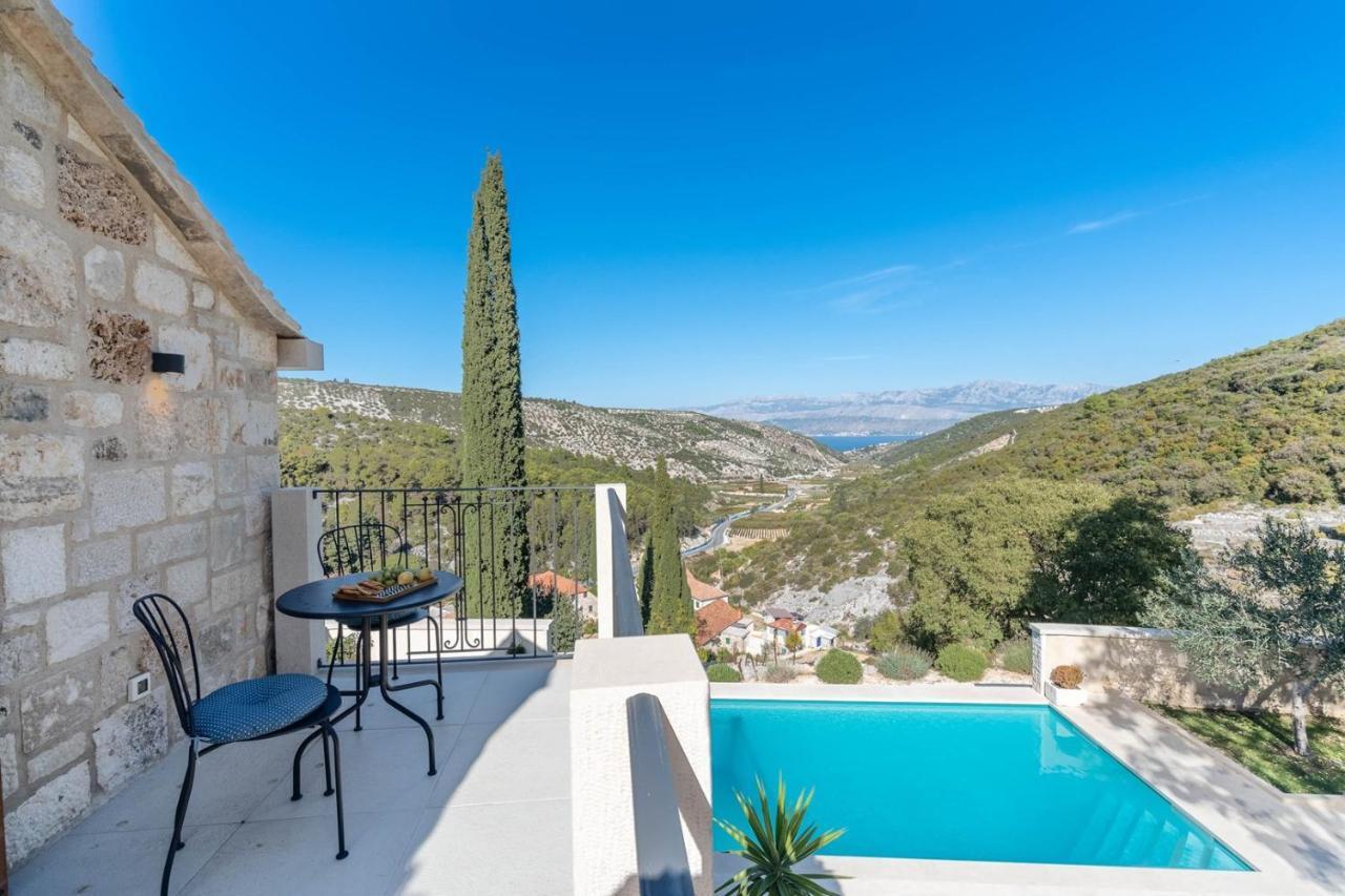 New Villa Ani! Traditional And Luxurious 4-Bedroom Villa With Heated Pool And Sea Views Postira Eksteriør billede