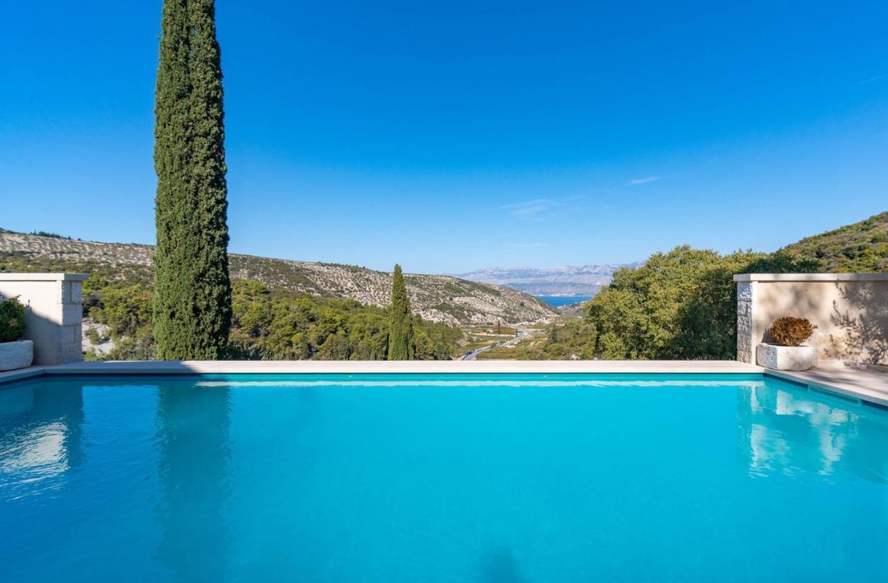 New Villa Ani! Traditional And Luxurious 4-Bedroom Villa With Heated Pool And Sea Views Postira Eksteriør billede